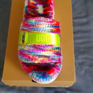 COPY - COPY - Ugg slippers